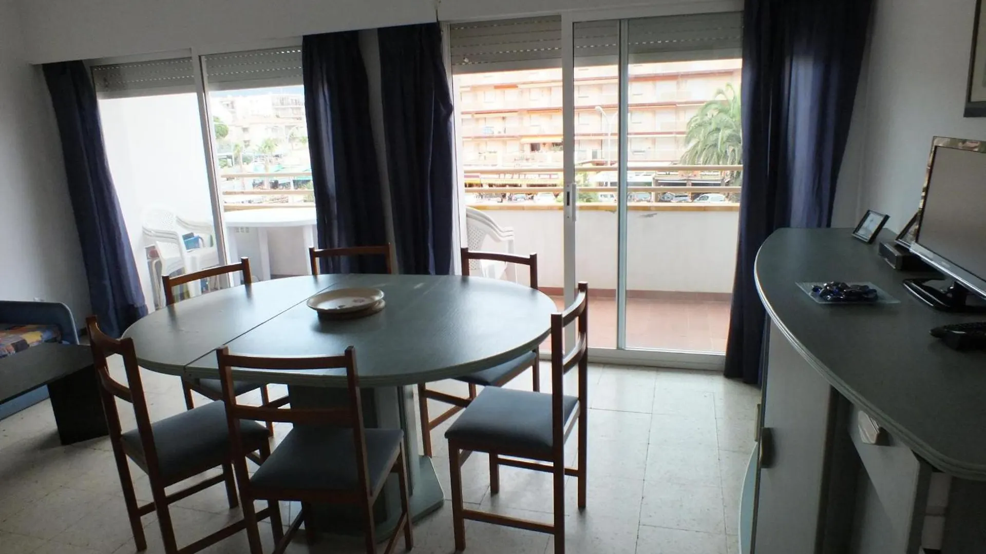 Apartamento Para 6 Personas En Rosas, Acceso A La Playa - Es-204-69 Spain